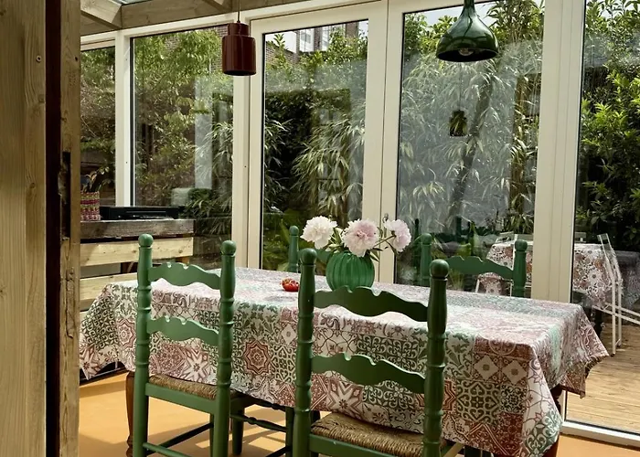 Bed and breakfast In De Aap - &